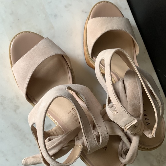 Very Volatile Women’s Ashlee Dress Sandal - Picture 13 of 16